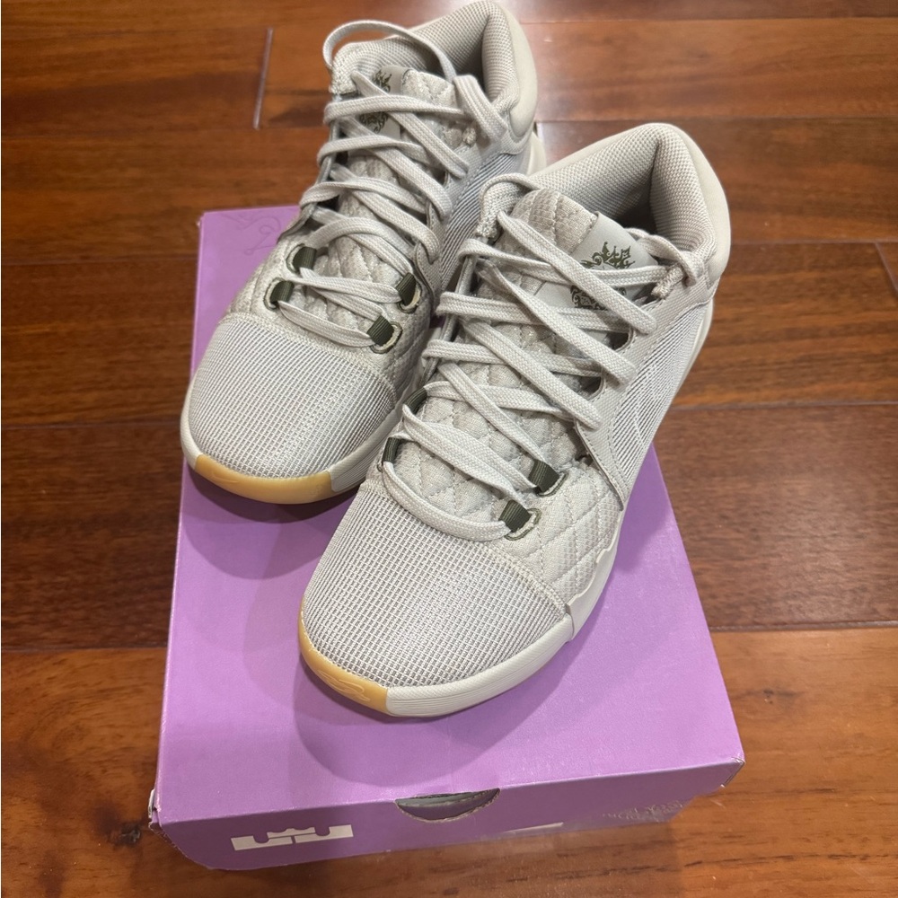 LeBron Women's Athletic Shoes - Cream 8.5W